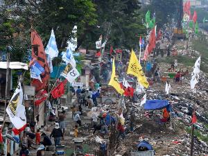 Perang Bendara Parpol Mulai Marak